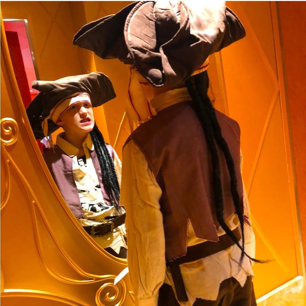 Authentic Disney Parks 5 piece Pirate Costume